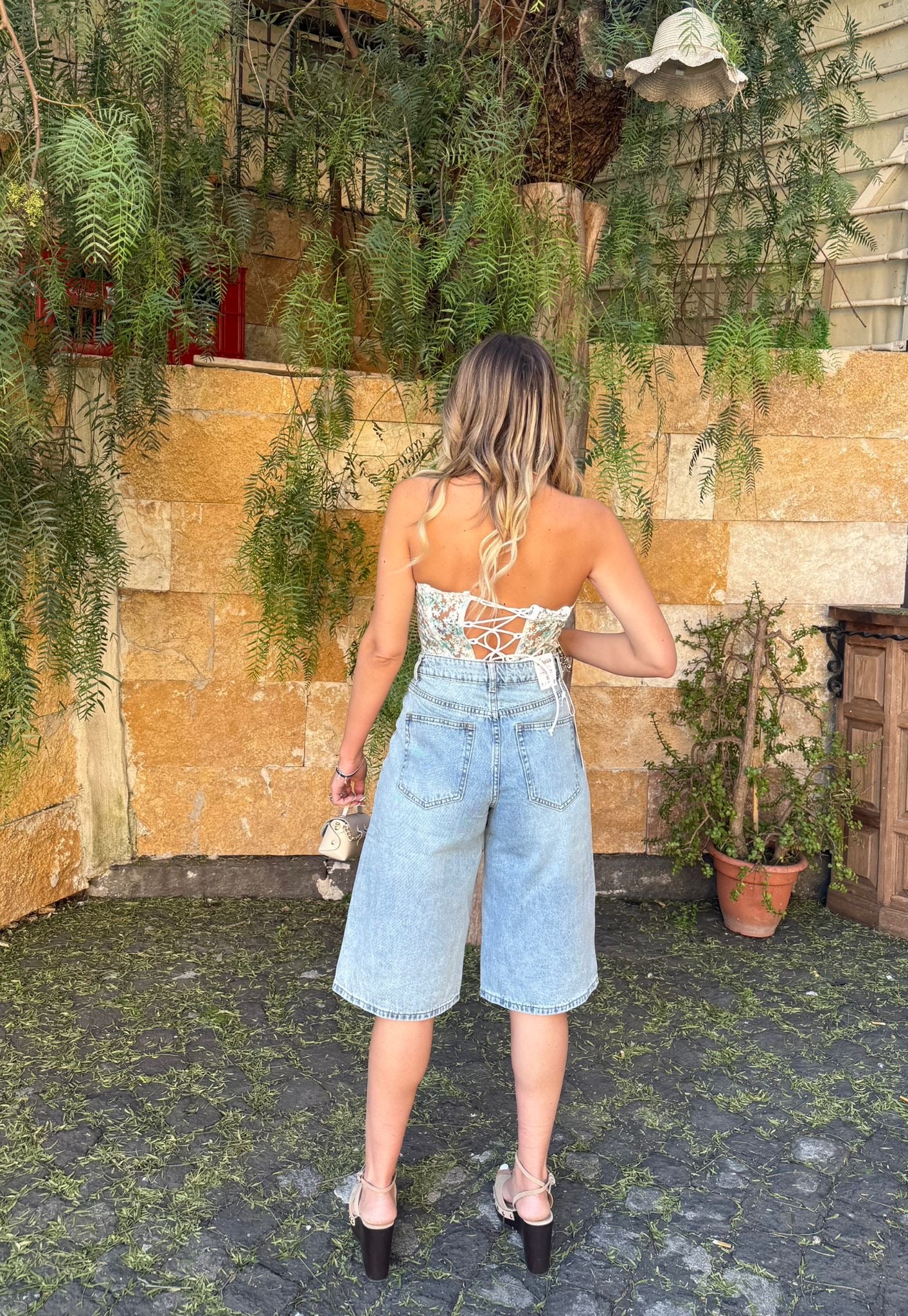 Bermuda denim strappi